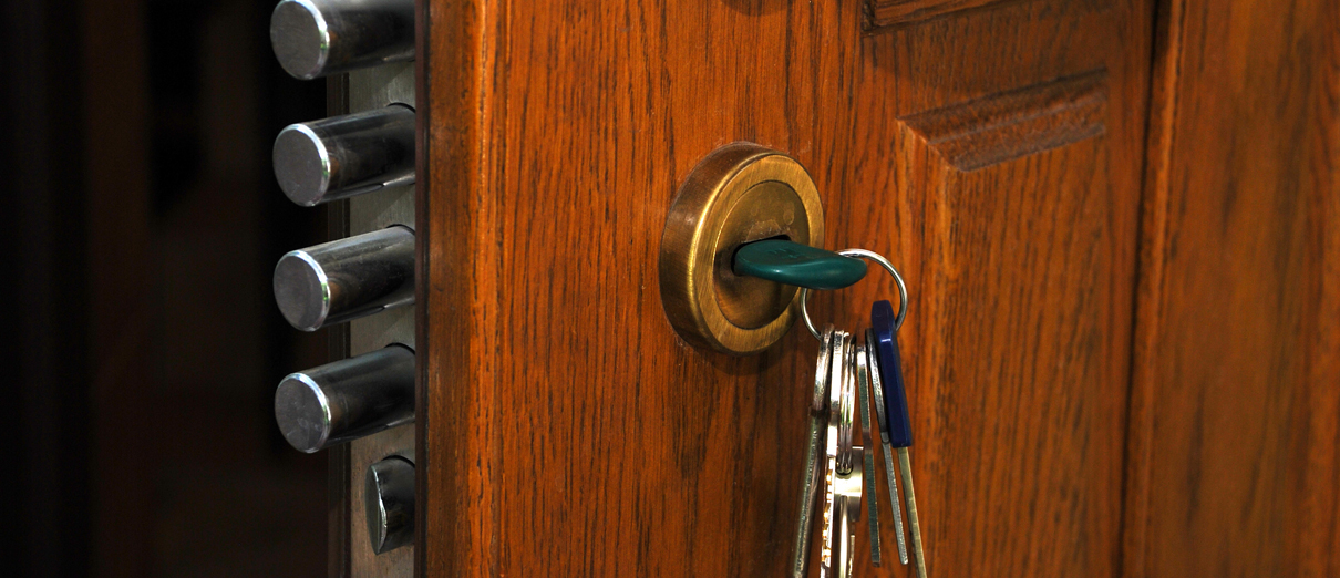 5 usos de las llaves maestras para abrir puertas en hoteles y edificios