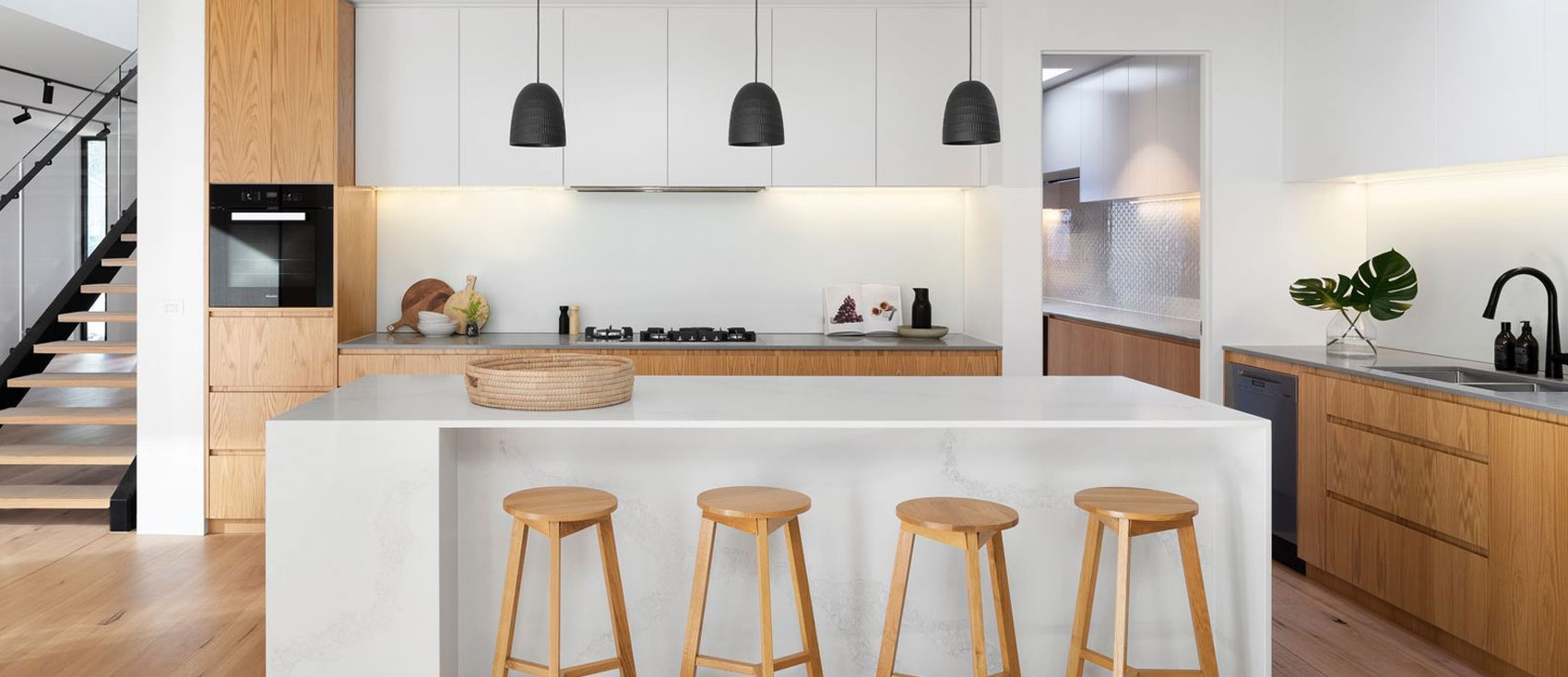 Parquet, porches y pérgolas: soluciones integrales en carpintería